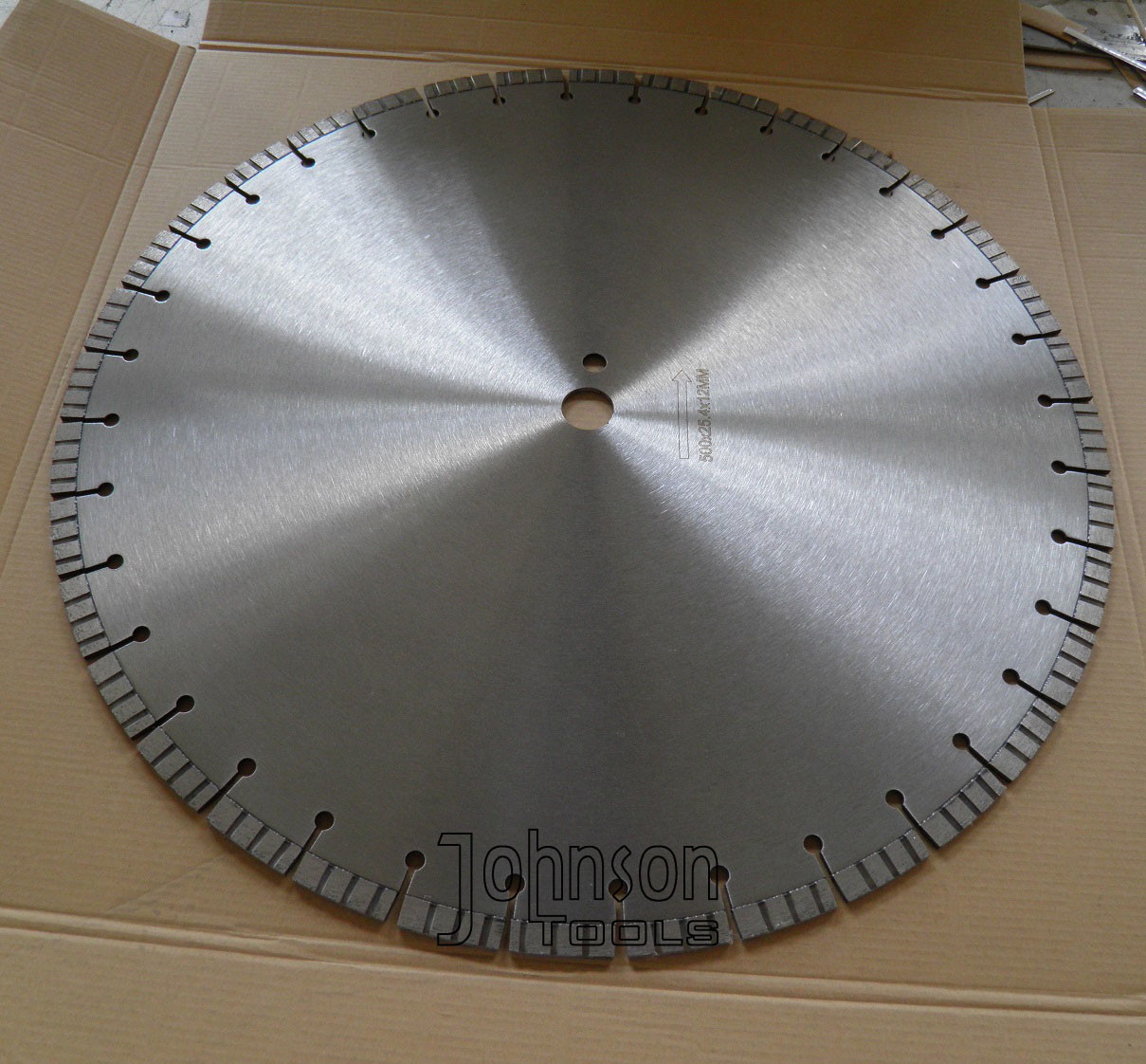 50 MPA 20" Soft Bond Diamond Concrete Saw Blades For Smoothly Cutting